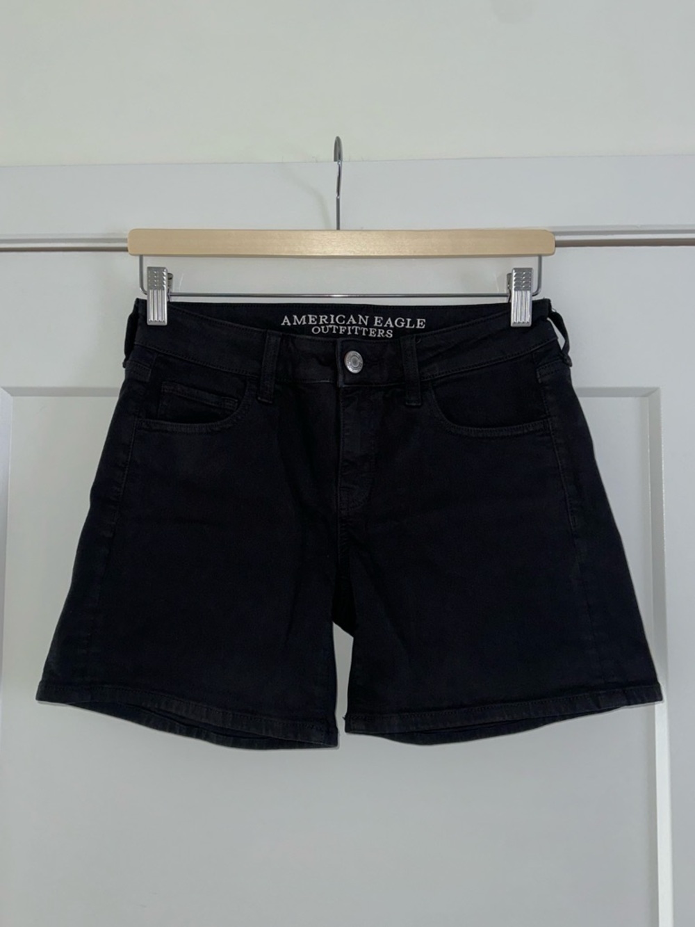 American Eagle Black Midi Denim Shorts - Super Stretch Twill - Size 4
